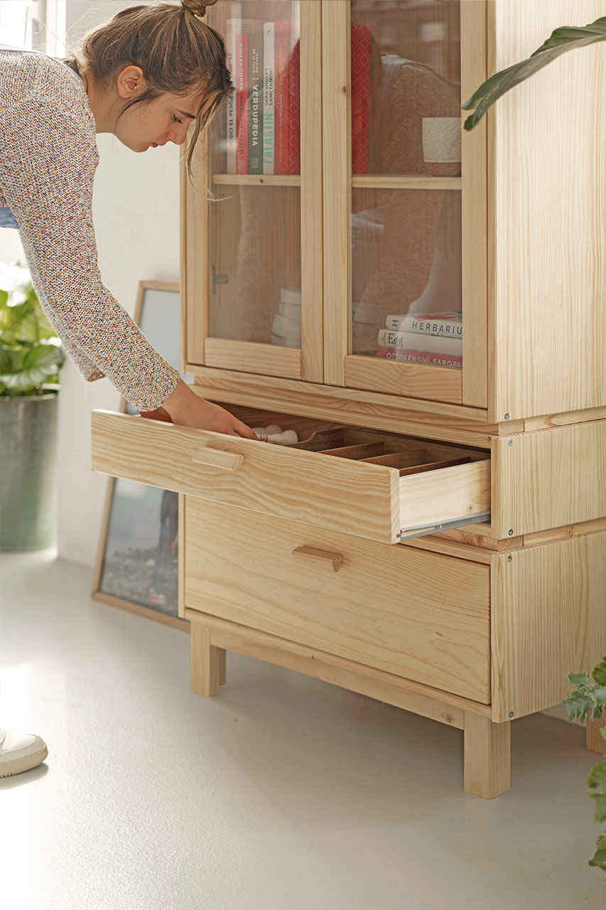 Imagen de ambiente 2 para:Vitrina pequeña de madera